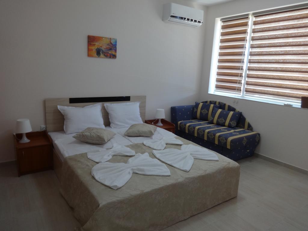 Capuccino Guest Apartments - Free Parking And Wi-Fi Sunny Beach Exterior photo